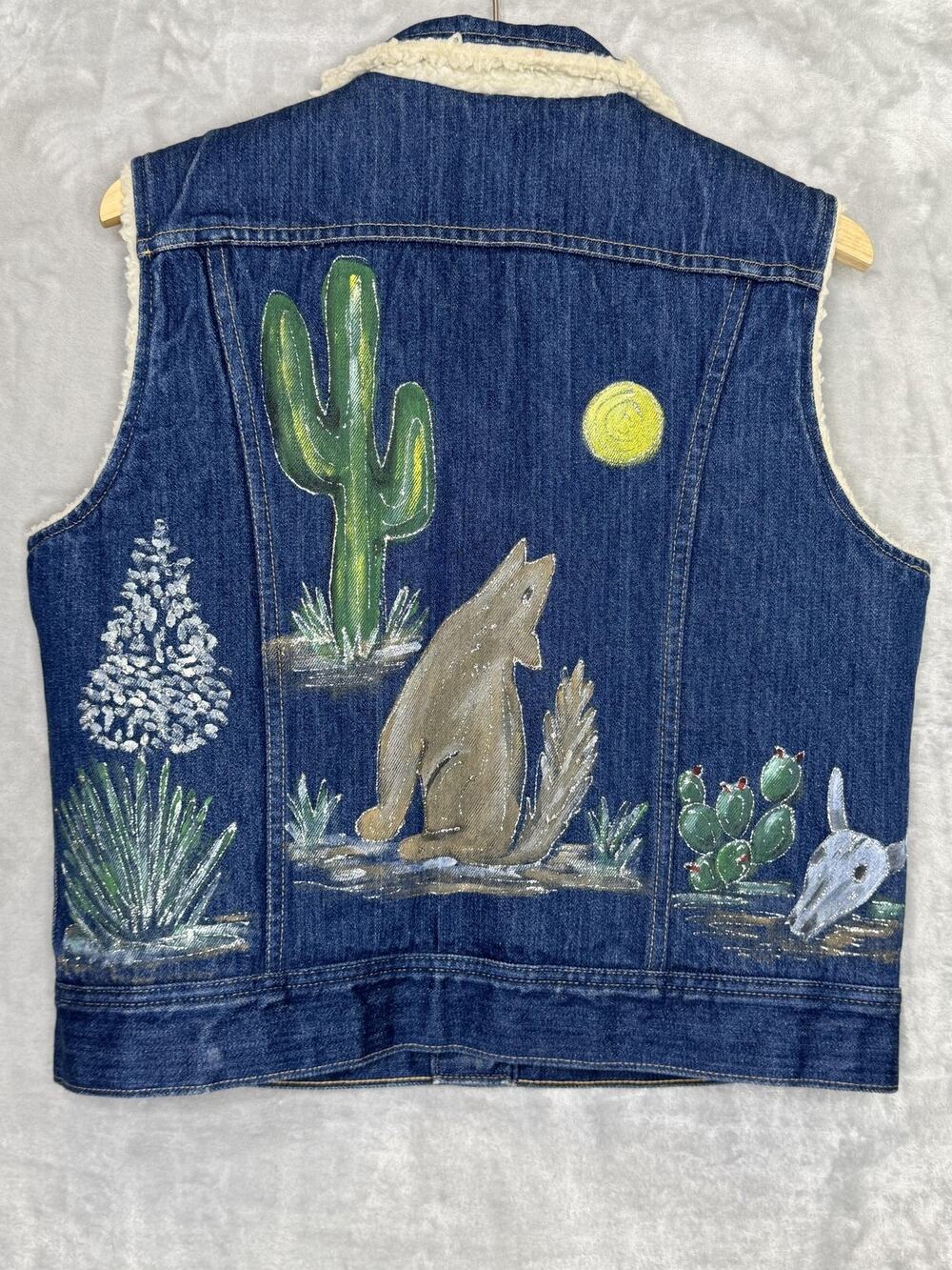Vintage Lee Vest Juniors 13/14 Blue Sherpa Lined Hand Painted Western Coyote